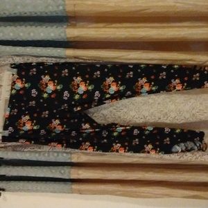 Bobbie Brooks 2X Black Floral Leggings